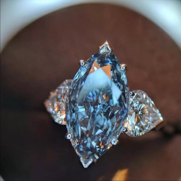 New Women’s 925 Silver Marquise Cut Crystal Ring - Picture 2 of 3